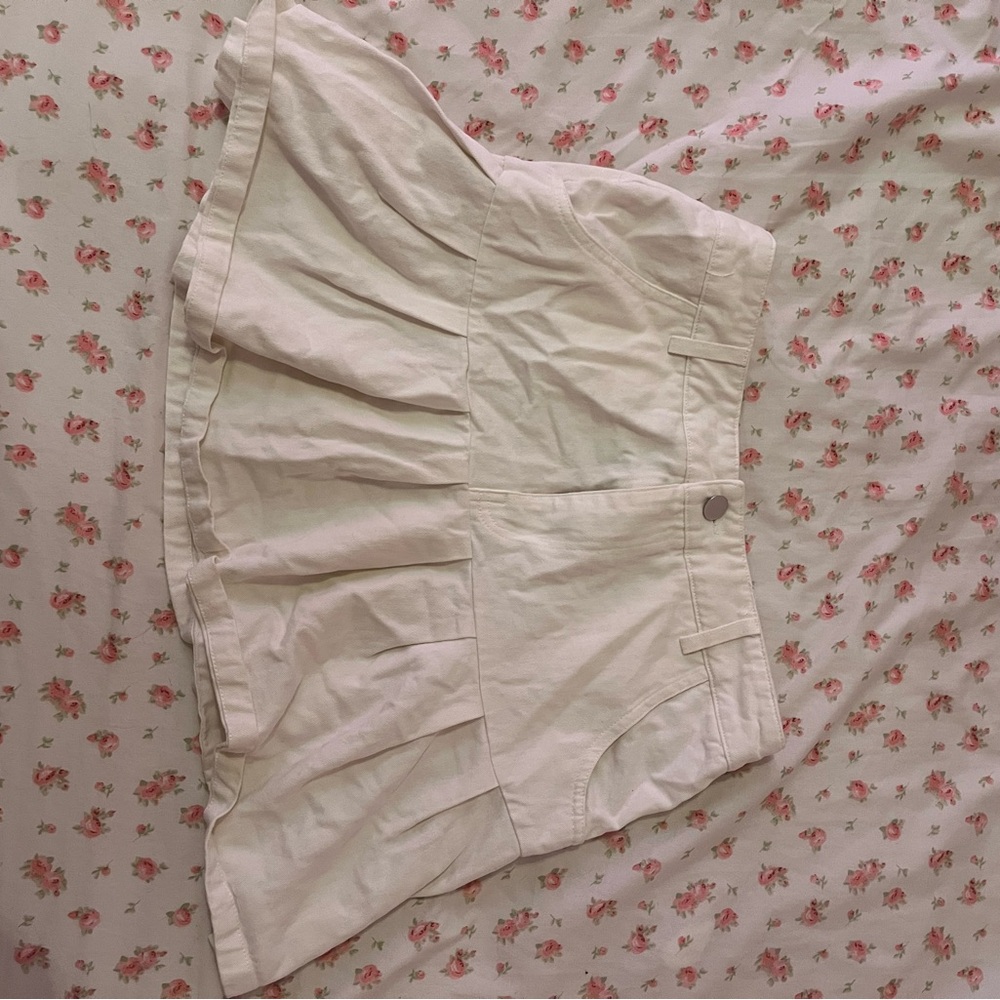 SHEIN white skirt with Flowy Pleats